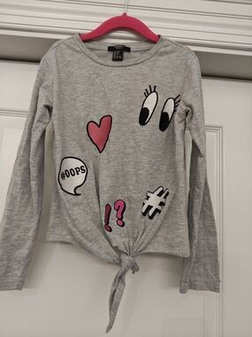 Forever 21 Grey Long-Sleeve Tie-Front Graphic Tee with Pink Accents